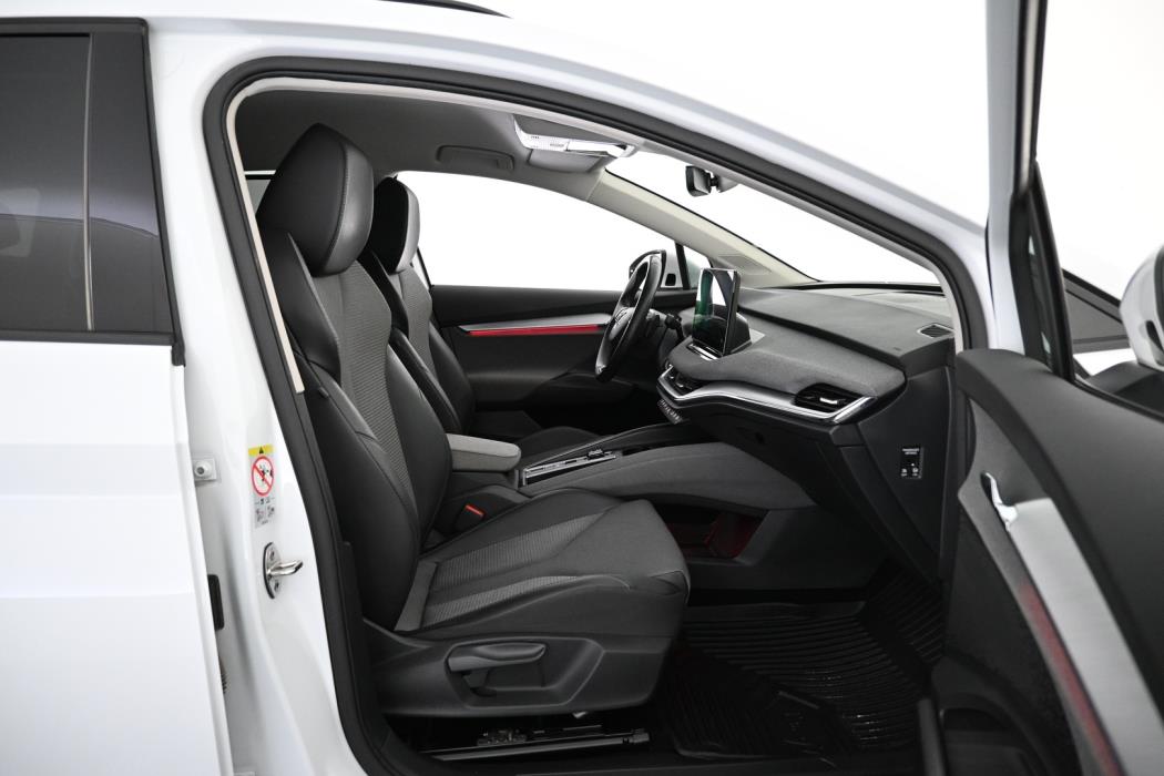 SKODA Enyaq 2024