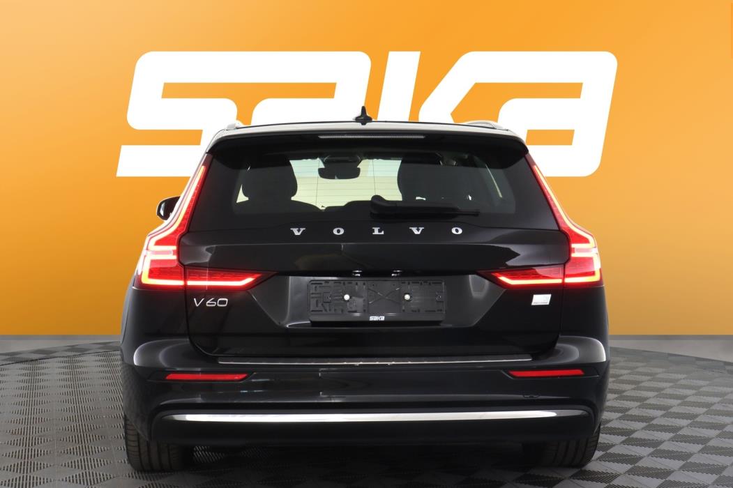 VOLVO V60 2023