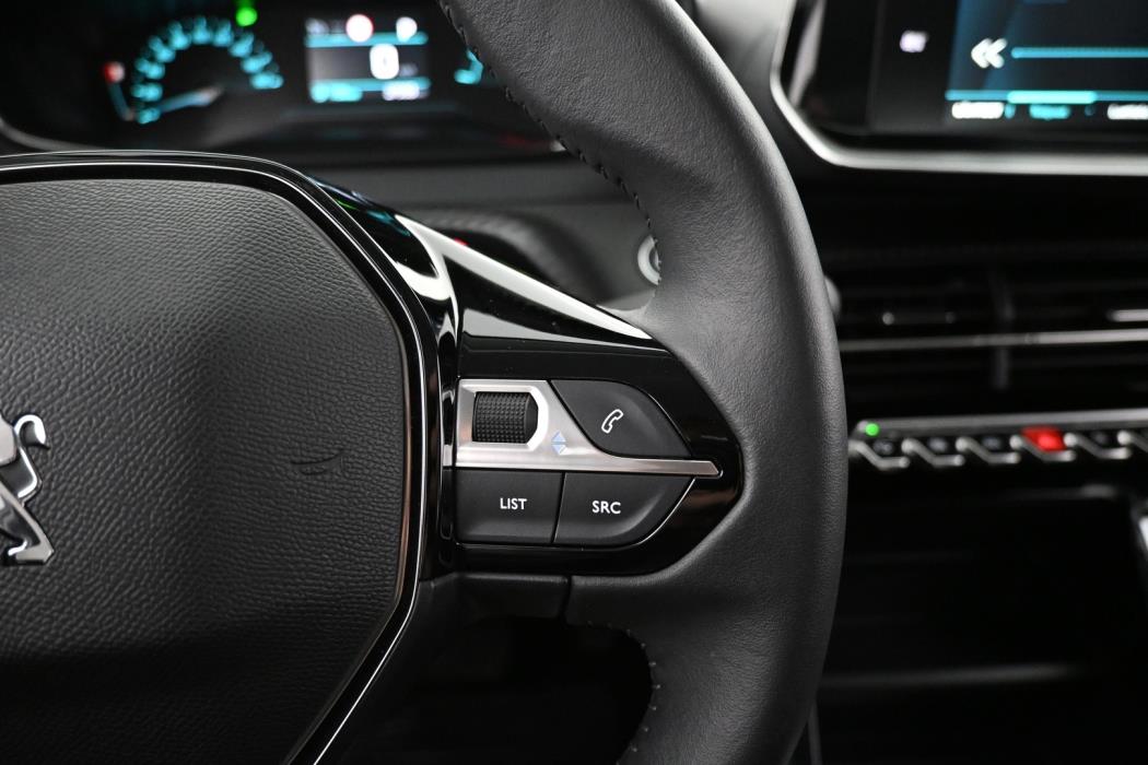PEUGEOT e-208 2022