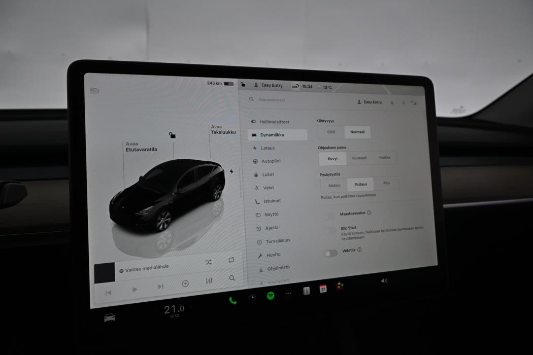 TESLA Model Y 2023