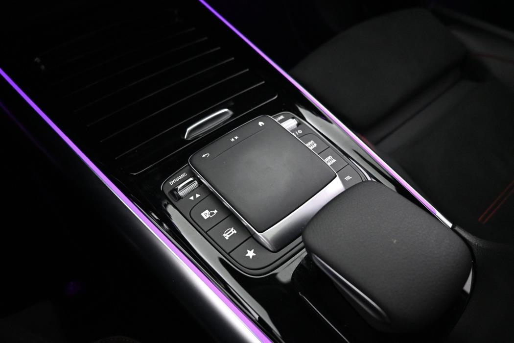 MERCEDES-BENZ EQA 2023