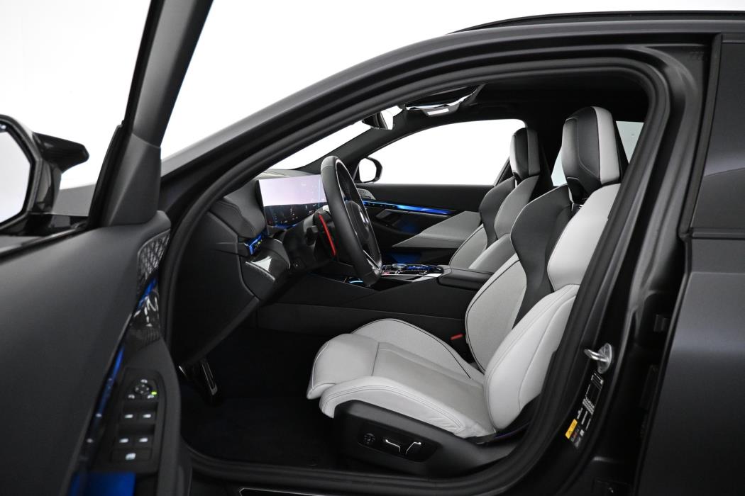 BMW M5 2025
