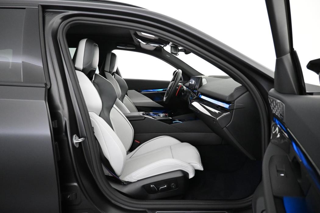 BMW M5 2025