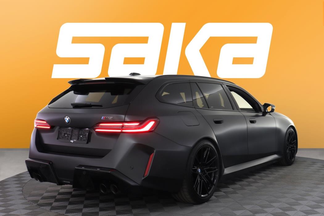 BMW M5 2025