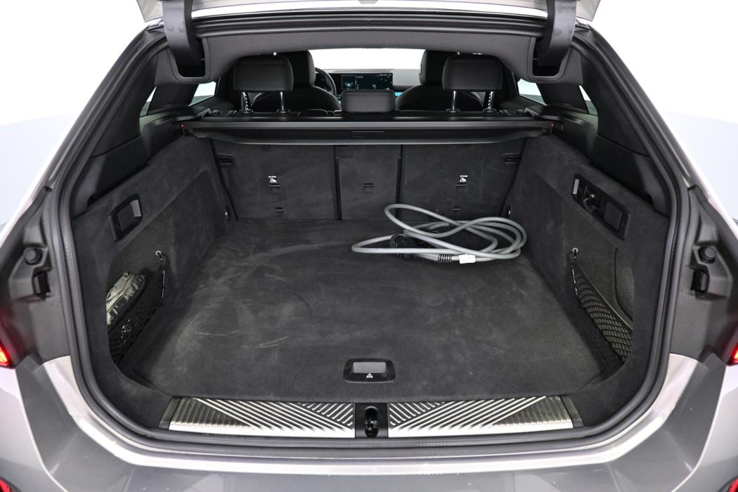 BMW i5 2026