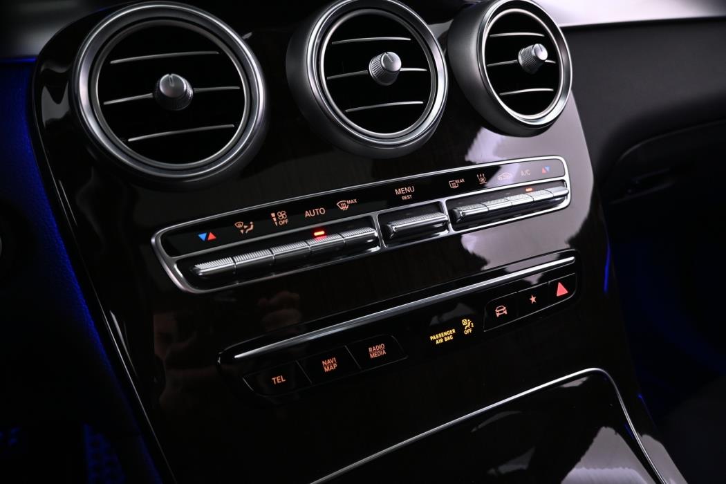 MERCEDES-BENZ GLC 2021