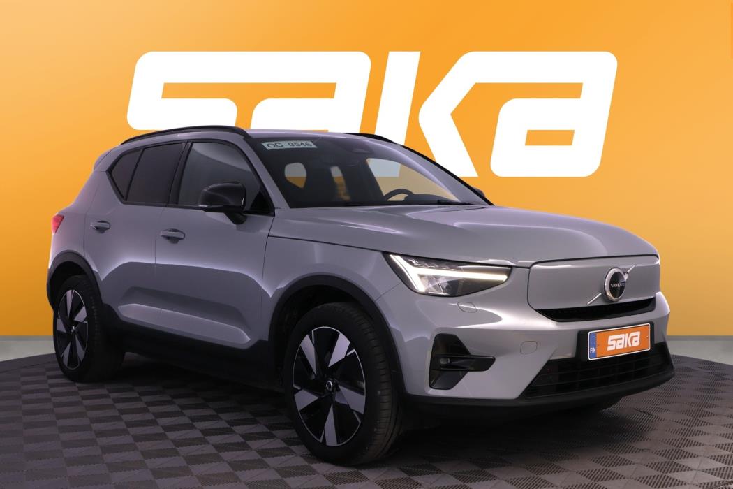 VOLVO EX40 2025