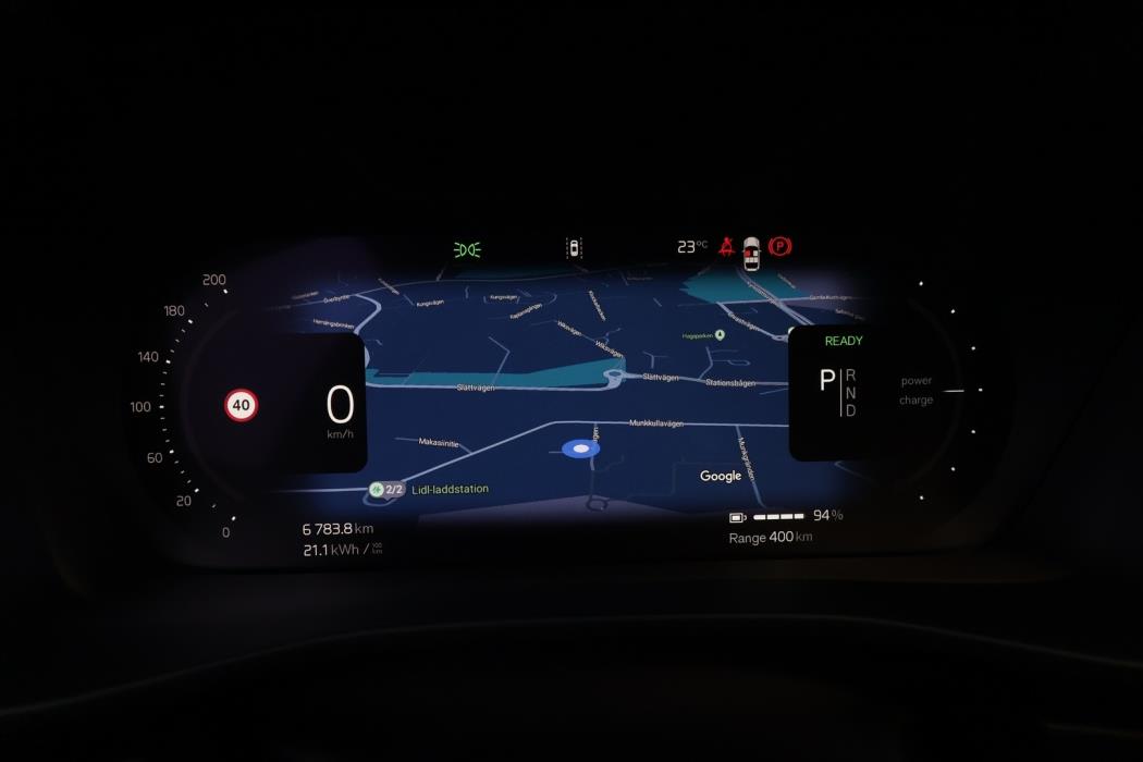 VOLVO EX40 2025