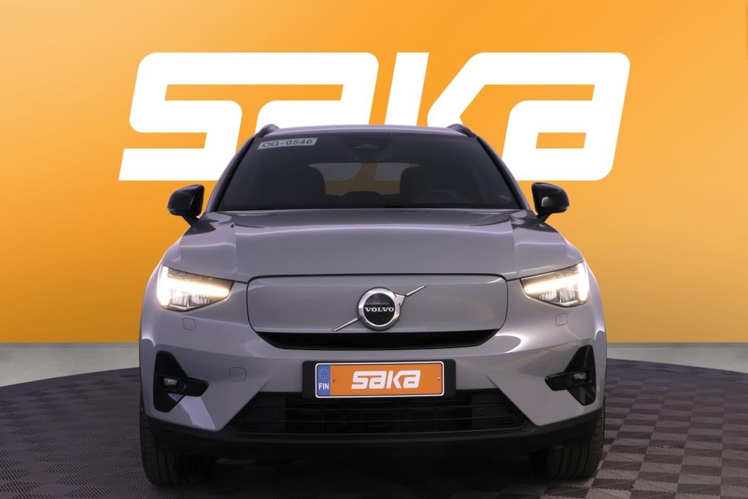 VOLVO EX40 2025