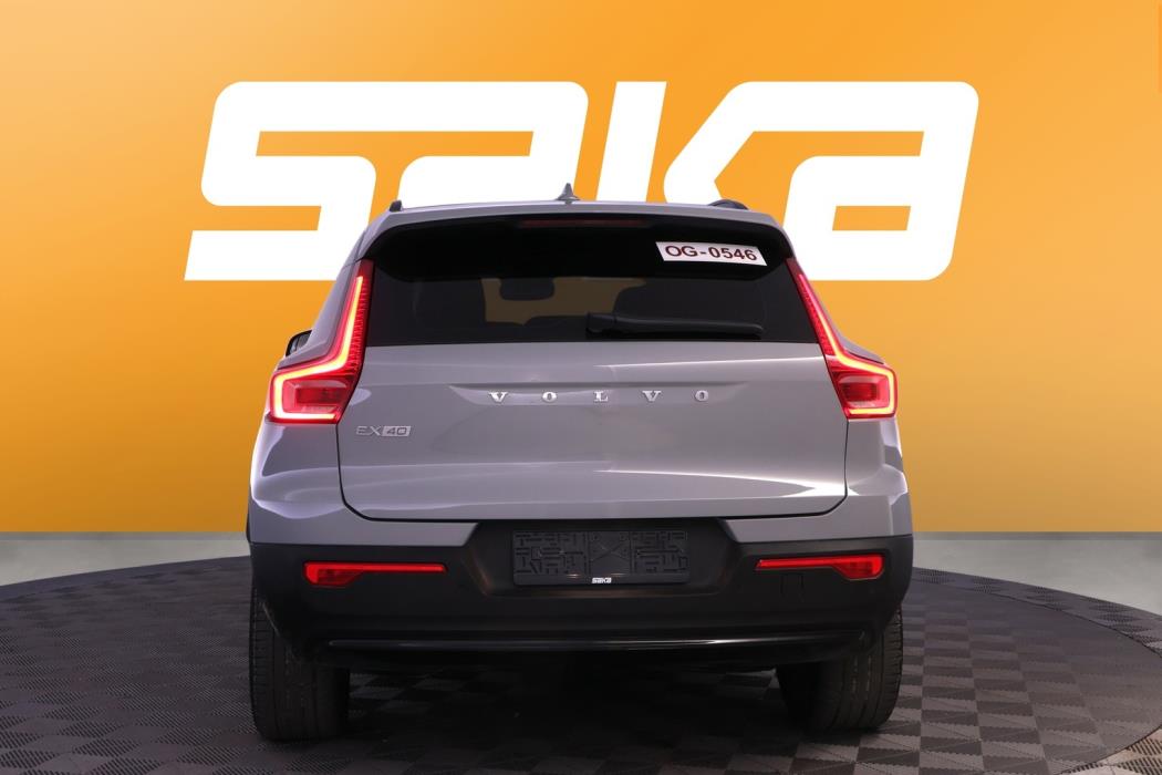 VOLVO EX40 2025