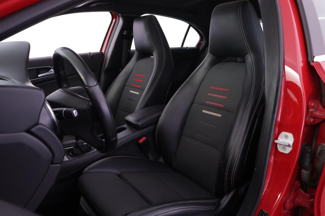 MERCEDES-BENZ A 2016