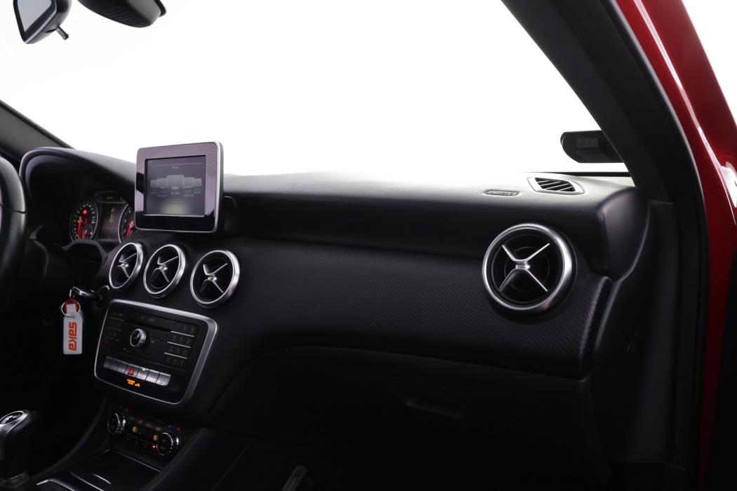 MERCEDES-BENZ A 2016