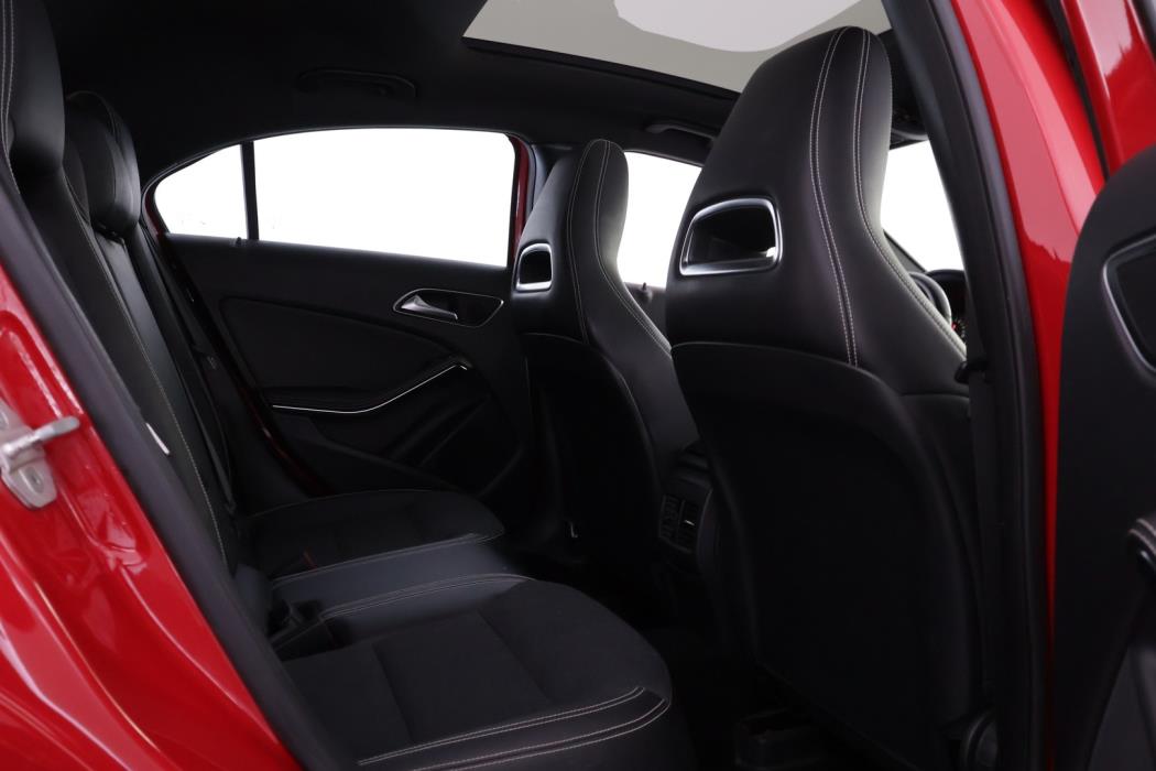 MERCEDES-BENZ A 2016