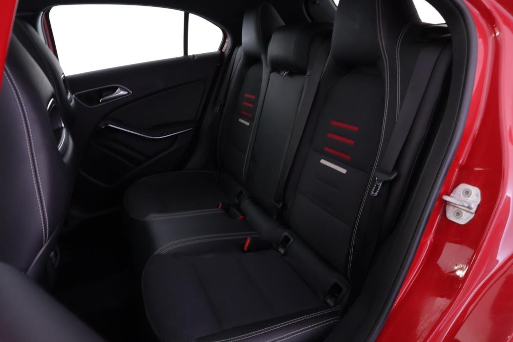 MERCEDES-BENZ A 2016