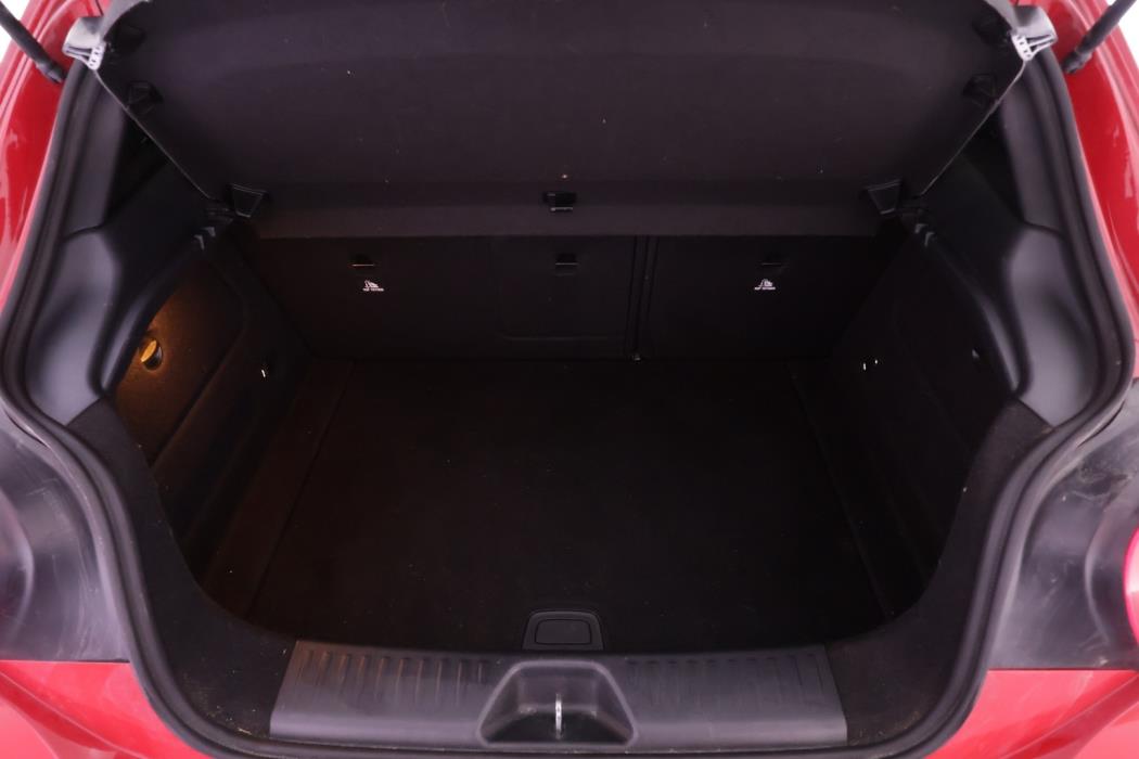 MERCEDES-BENZ A 2016