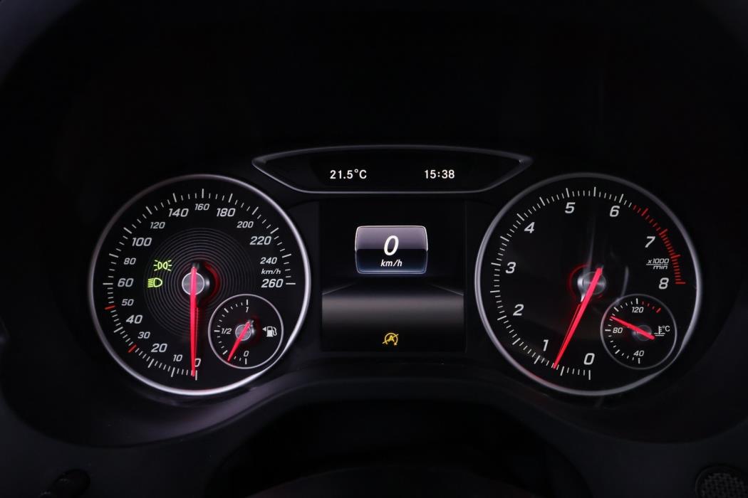 MERCEDES-BENZ A 2016
