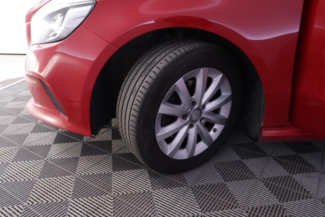 MERCEDES-BENZ A 2016