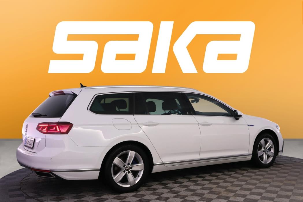 VOLKSWAGEN Passat 2021