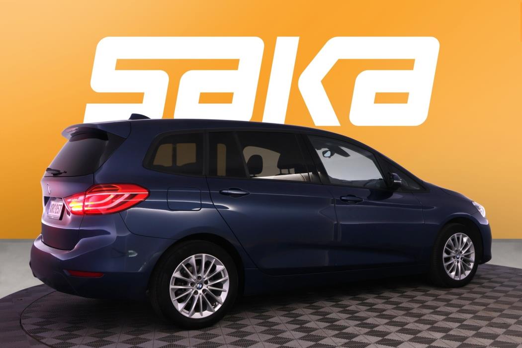 BMW 218 2022