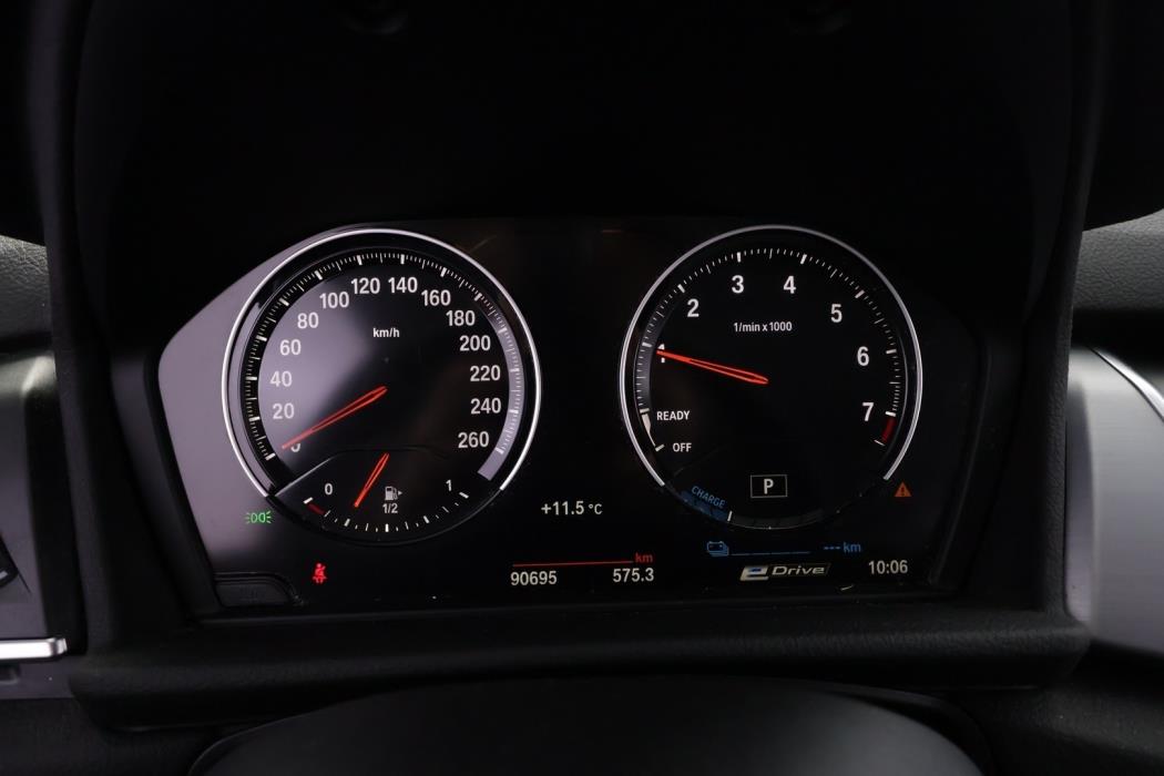 BMW 225 2021