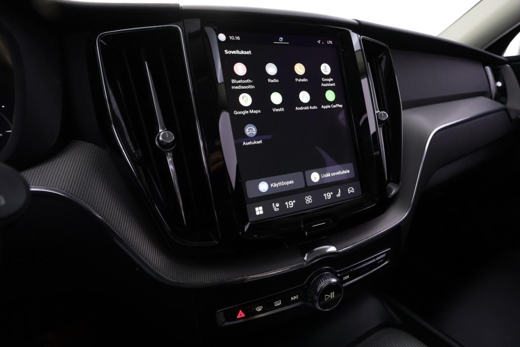 VOLVO XC60 2023
