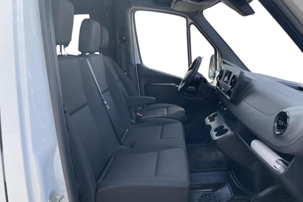 MERCEDES-BENZ Sprinter 2023