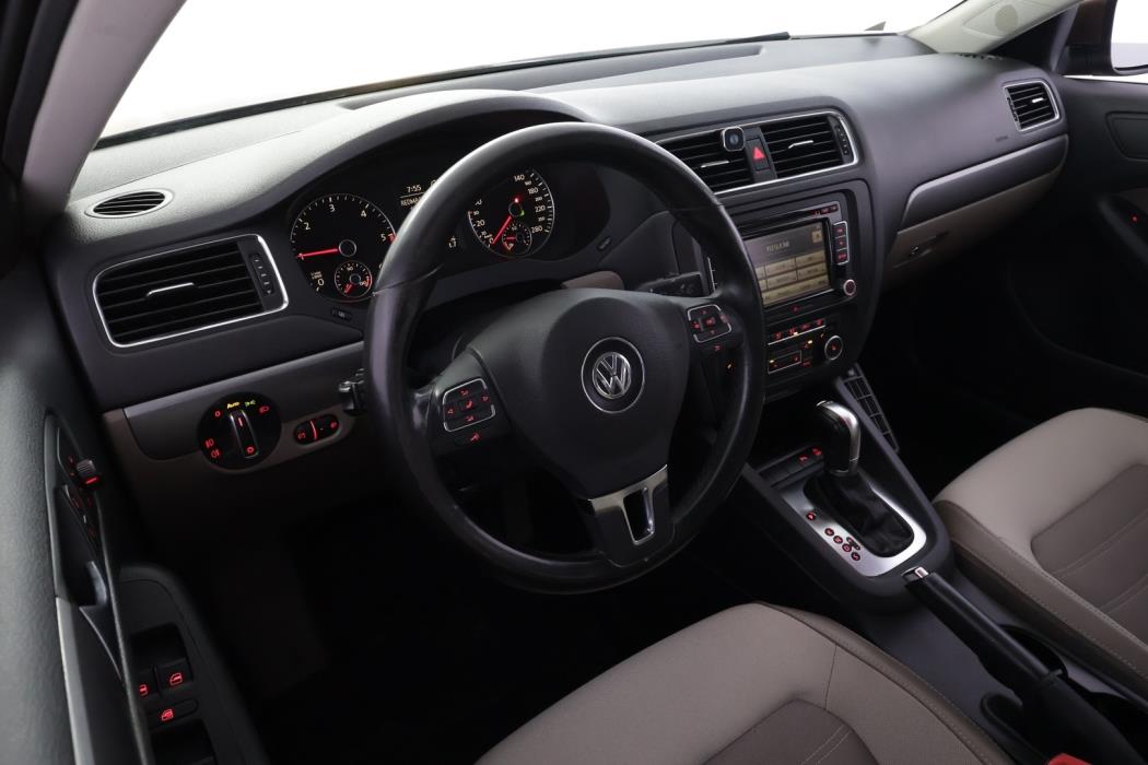 VOLKSWAGEN Jetta 2011
