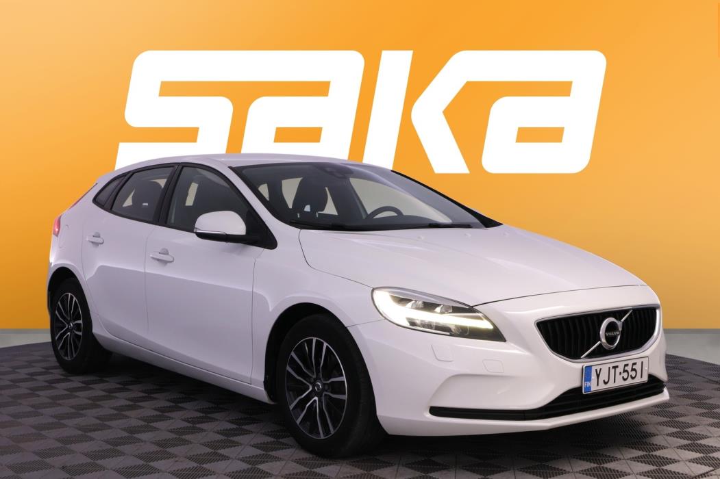 VOLVO V40 2017