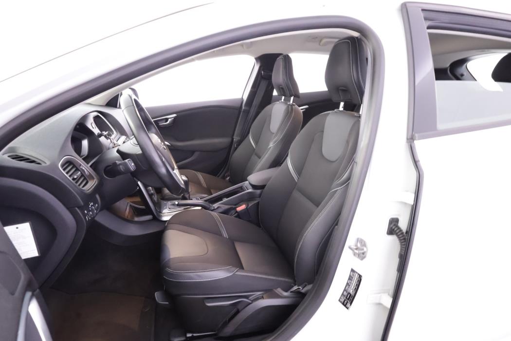 VOLVO V40 2017