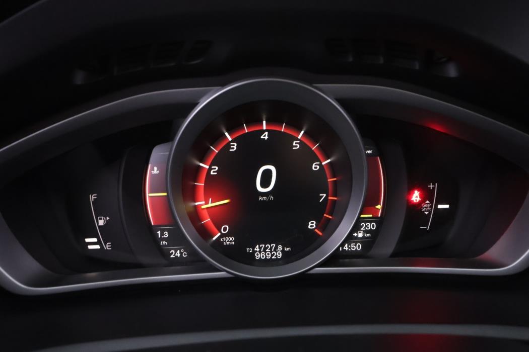 VOLVO V40 2017
