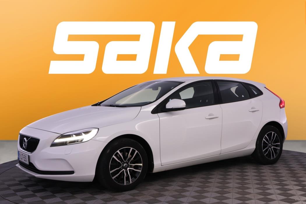 VOLVO V40 2017