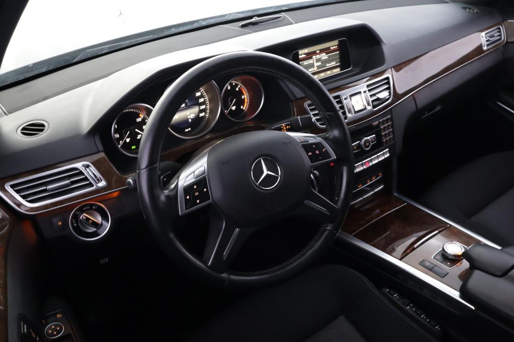 MERCEDES-BENZ E 2013