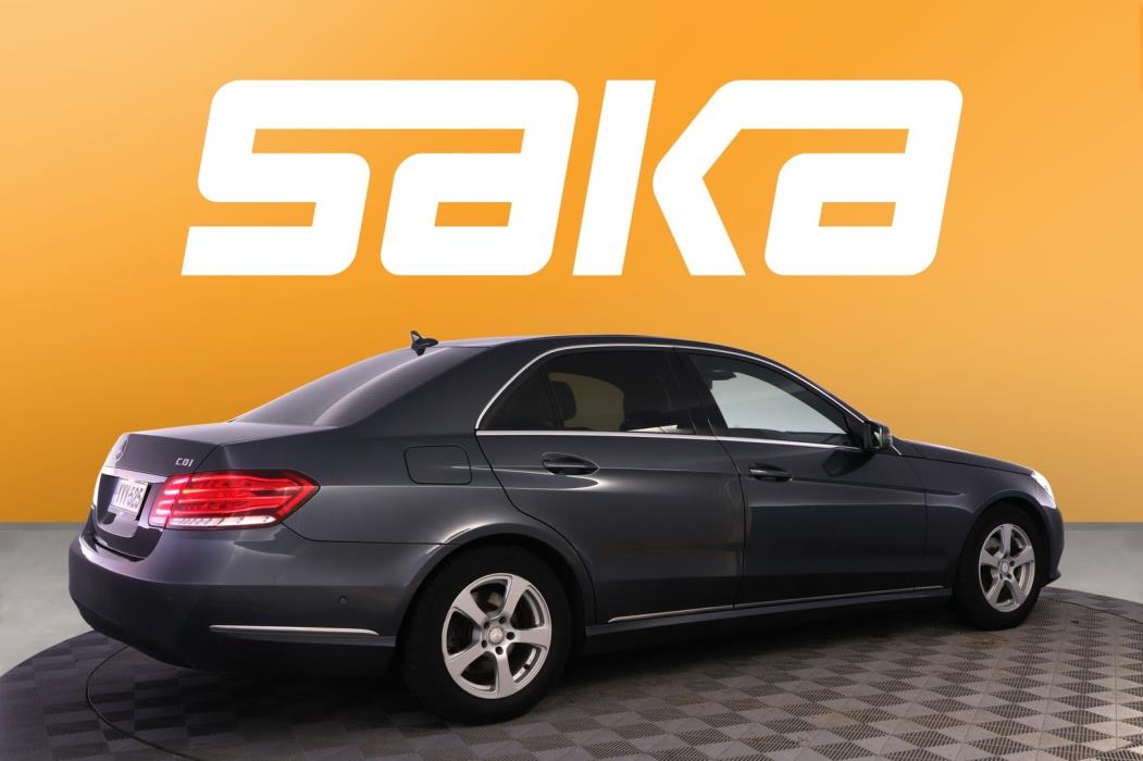 MERCEDES-BENZ E 2013