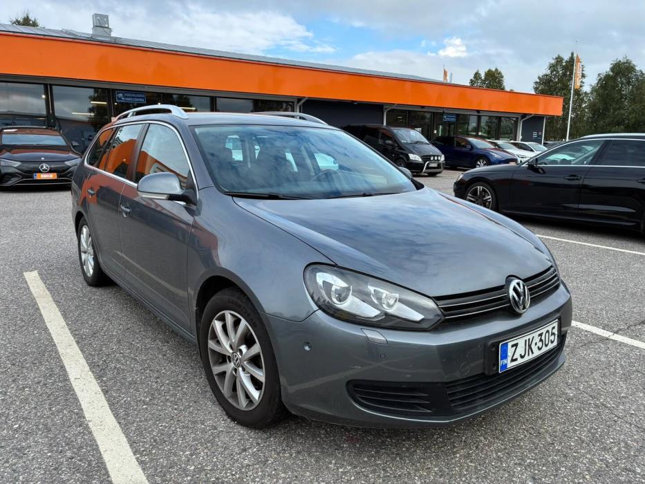 VOLKSWAGEN Golf 2010
