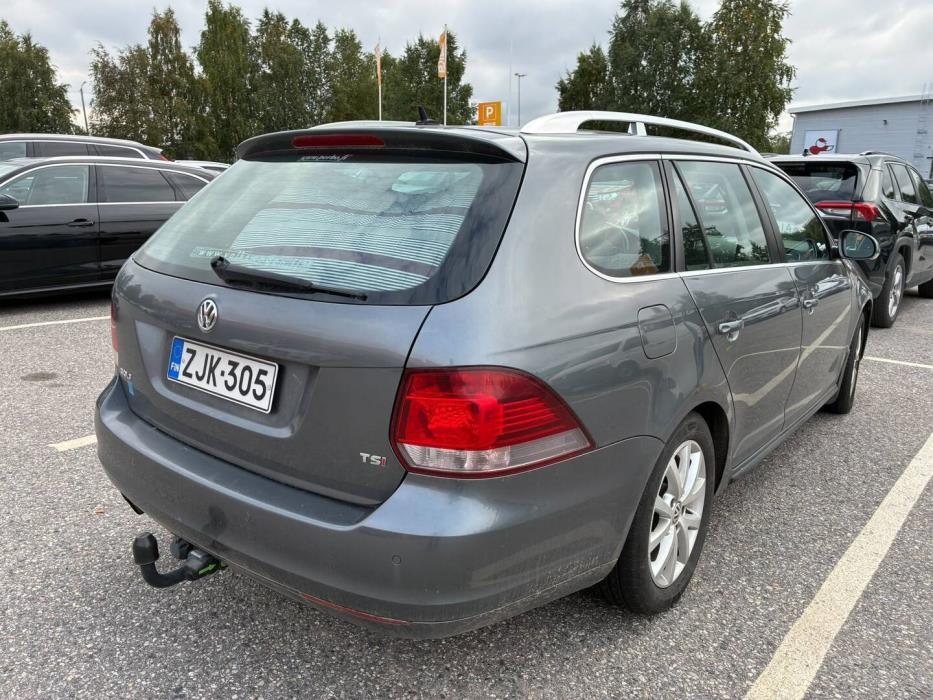 VOLKSWAGEN Golf 2010