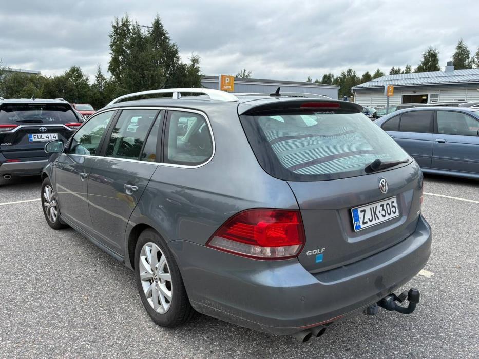 VOLKSWAGEN Golf 2010