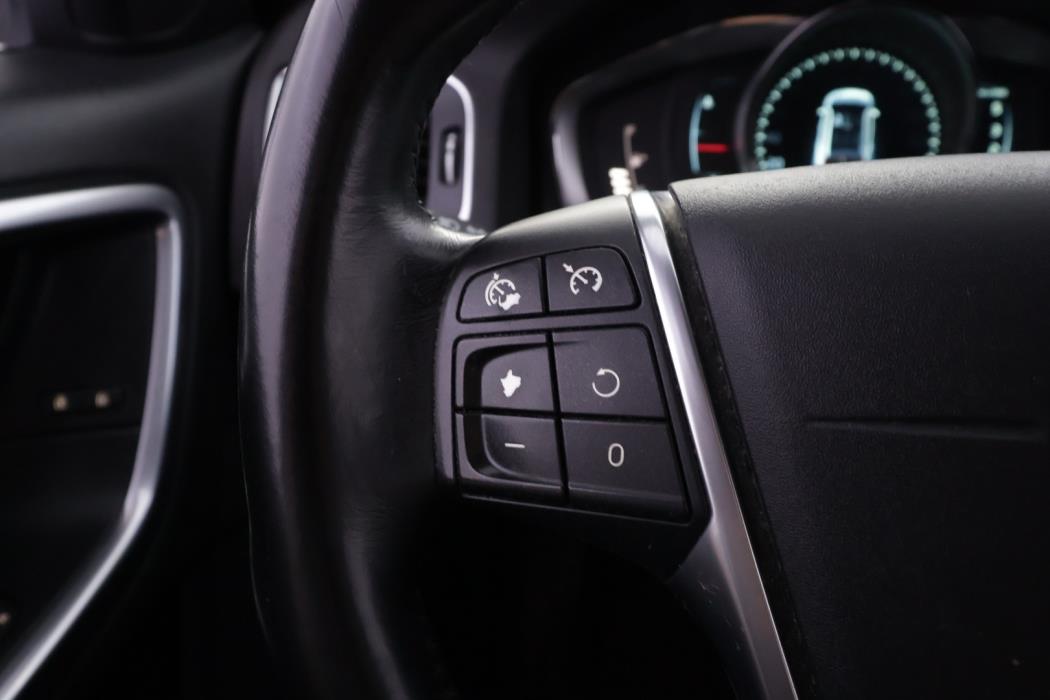 VOLVO V60 2014