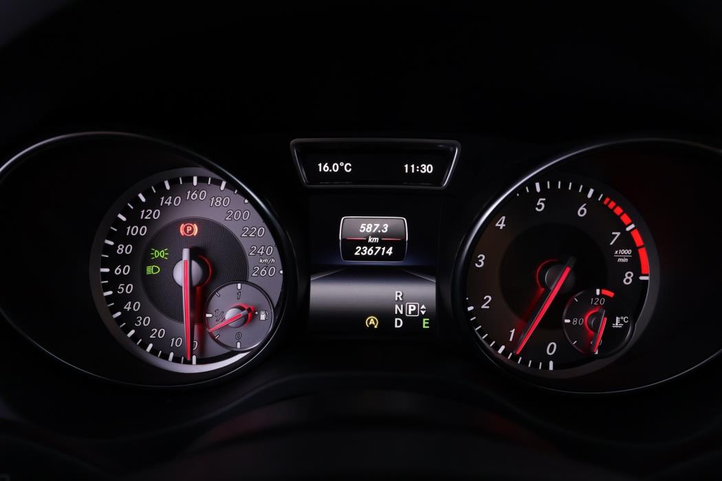 MERCEDES-BENZ CLA 2015