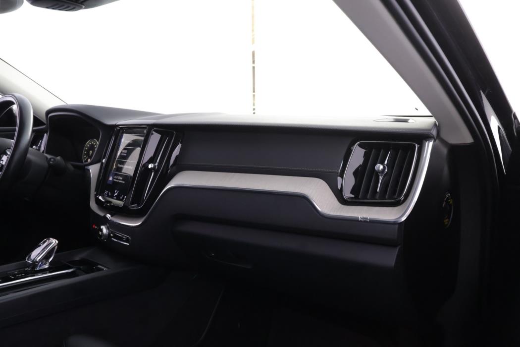 VOLVO XC60 2021