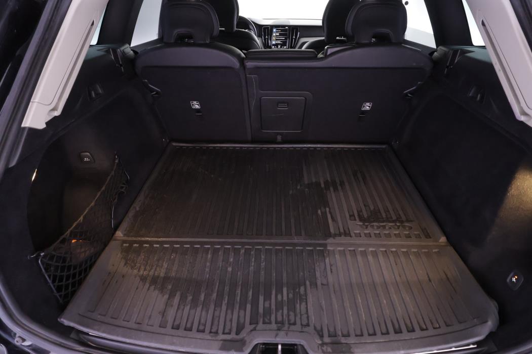 VOLVO XC60 2021