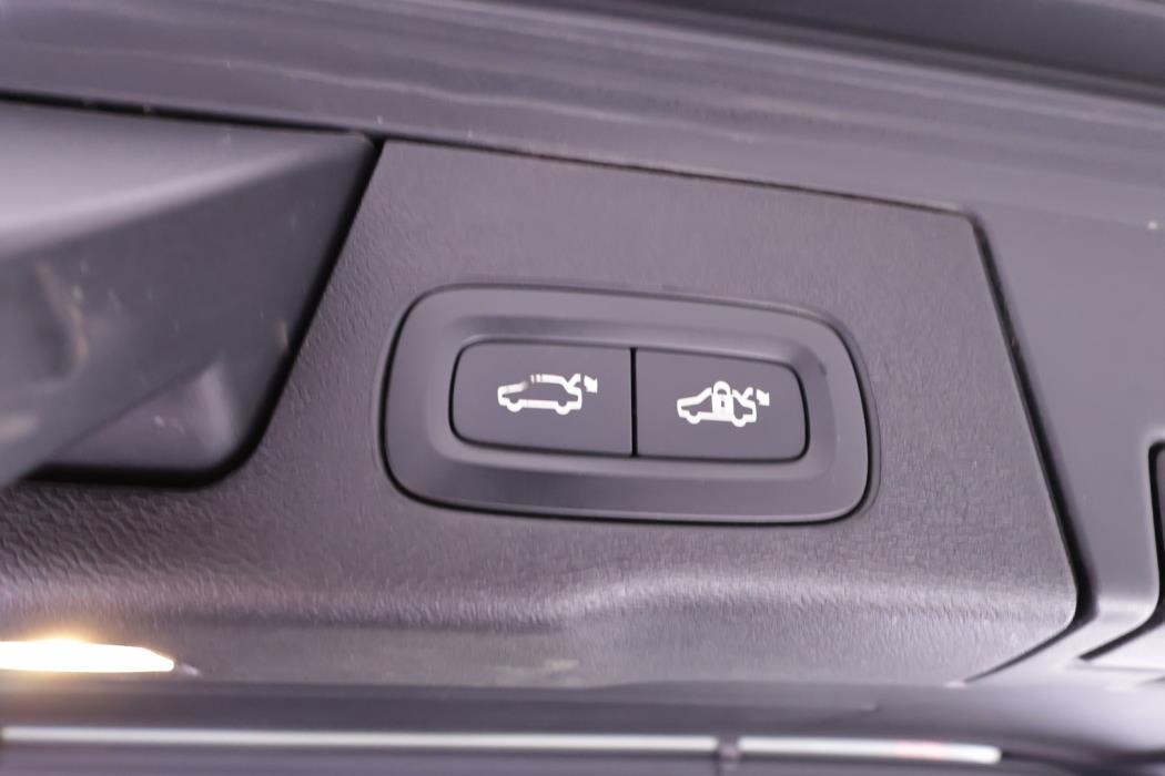 VOLVO XC60 2021