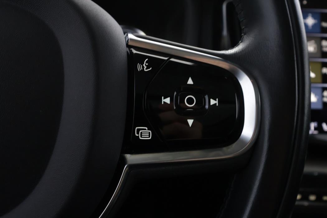 VOLVO XC60 2021