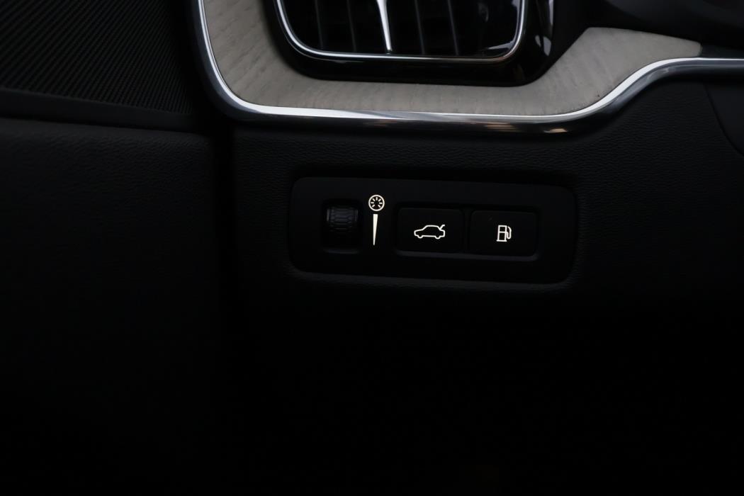 VOLVO XC60 2021