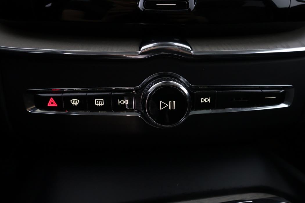 VOLVO XC60 2021