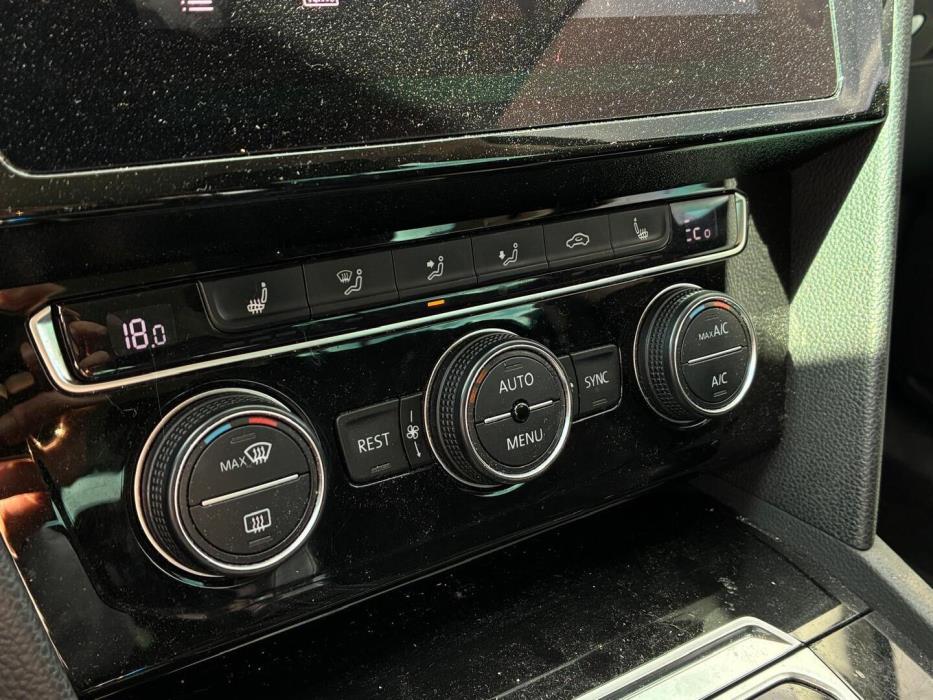 VOLKSWAGEN Passat 2018