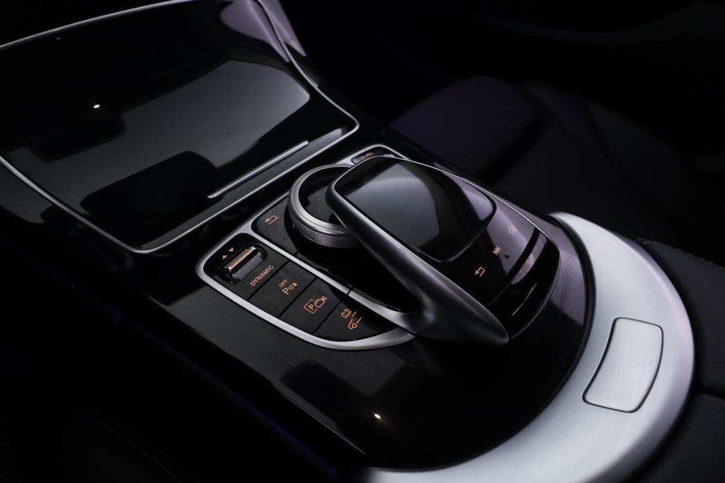 MERCEDES-BENZ C 2020