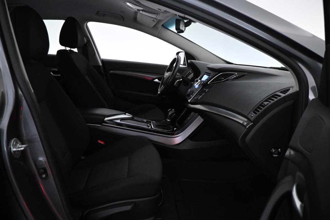 HYUNDAI i40 2012