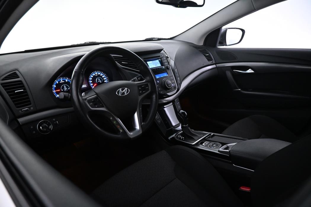 HYUNDAI i40 2012