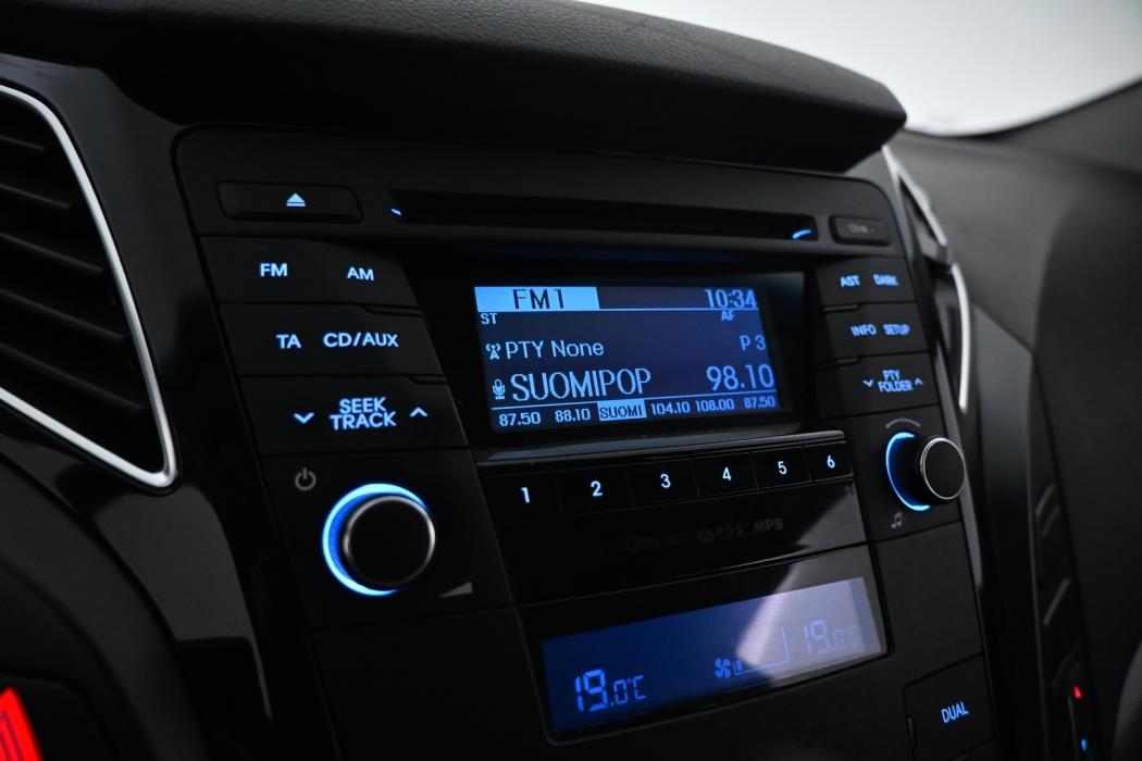 HYUNDAI i40 2012