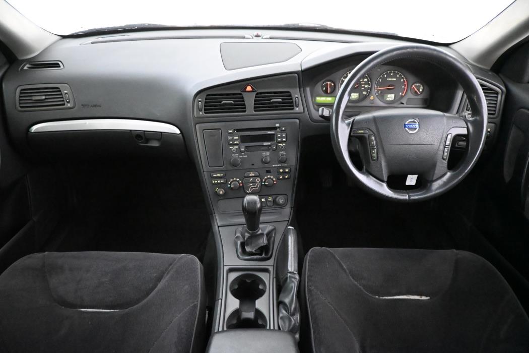 VOLVO V70 2003